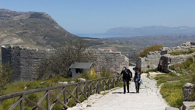 Segesta: nascono i percorsi inediti del Sacro, alla scoperta della moschea