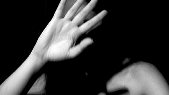 Abusi su due sorelle di 15 e 13 anni. Arrestato un 42enne
