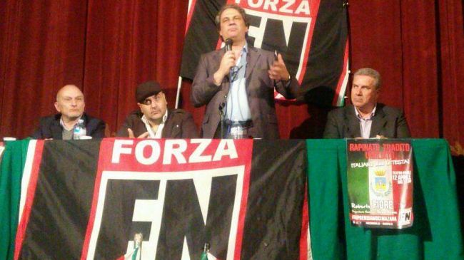 Fiore, leader di Forza Nuova, a Mazara del Vallo. Rinnovamento o nostalgia di un oscuro passato?
