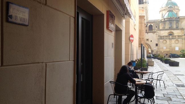 “Far west-Mazara”, turista tedesca scippata in un bar di piazza Repubblica