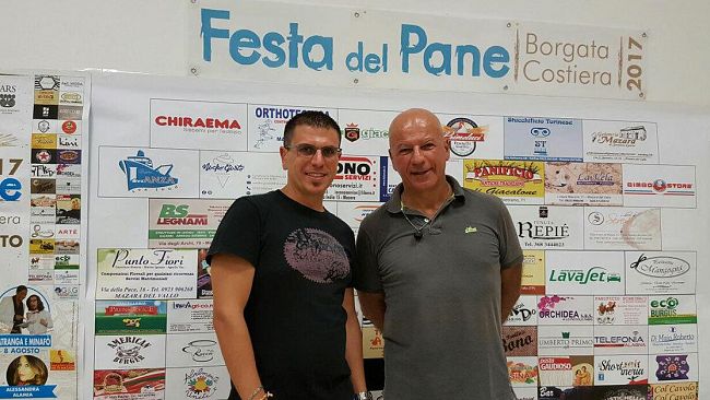 VIDEO – A Borgata Costiera la Festa del Pane fra degustazioni e risate. Le interviste a Giovanni Cacioppo, Alessia Bellomo e Francesco Foggia