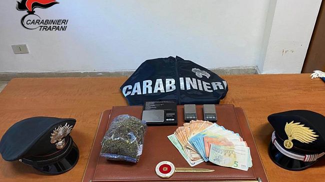 Favignana, deteneva in casa Marijuana: arrestato dai Carabinieri