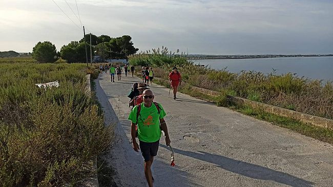 La Sicilia continua ad affascinare i Trasversali. Un gruppo di pellegrini riprende il cammino