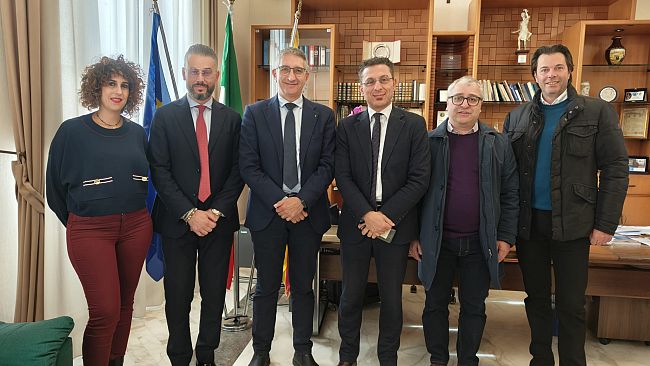 calatafimi-incontro-al-comune-tra-il-sindaco-gruppuso-e-mancini-unicredit