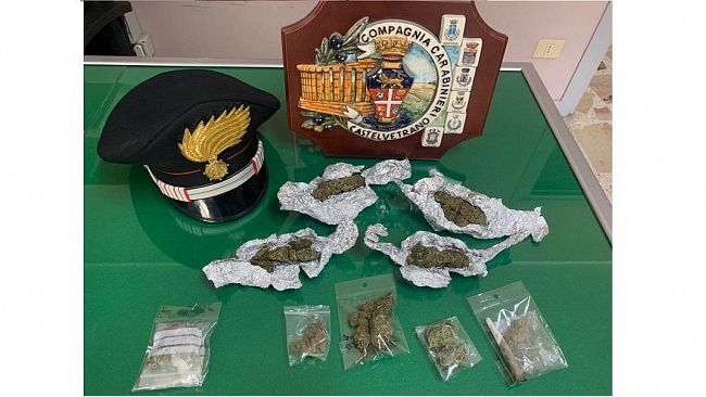 Castelvetrano, controllo antidroga. Una denuncia dei carabinieri
