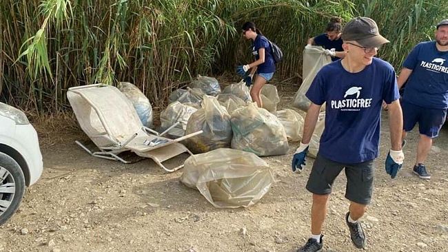 Terme segestane ripulite da 200kg di plastica 