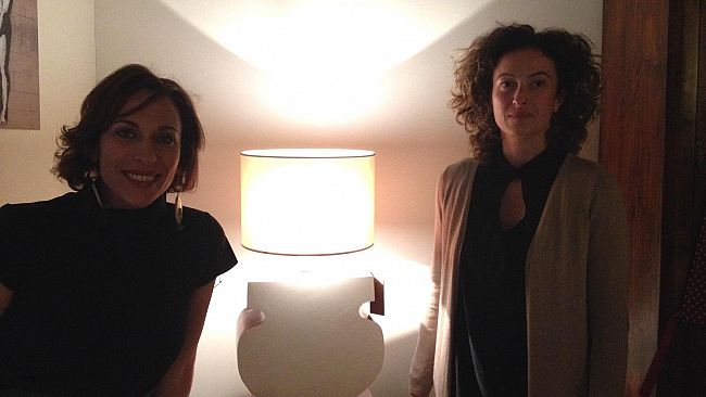 “Chisitomà”, l’arte di Chicca e Luisa dell’arredo con cartone e, perché no, con il color Marsala