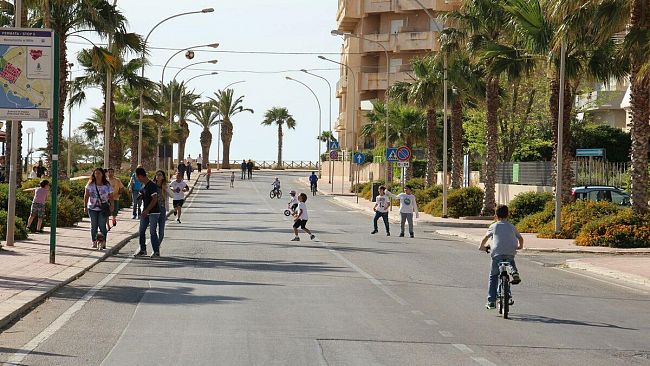 Nelle domeniche e nei giorni festivi di maggio e giugno isola pedonale in un ampio tratto del lungomare