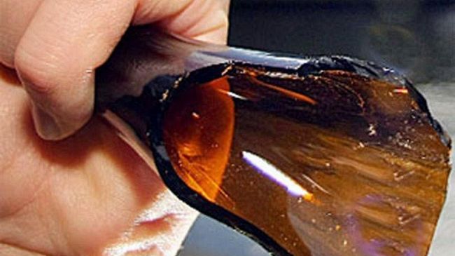 ​Rimprovera per schiamazzi e viene ferito con una bottiglia rotta, denunciato l’aggressore