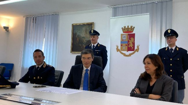 il-saluto-del-questore-peritore-alla-citta-di-trapani-video