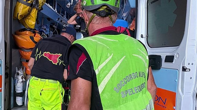 malore-per-una-33enne-allo-zingaro-trasportata-in-ambulanza-allospedale-di-alcamo