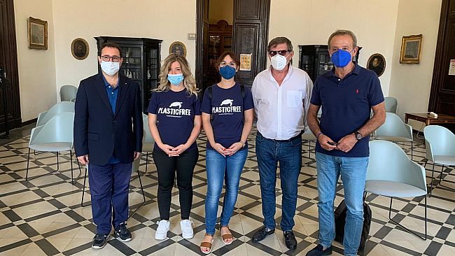 Giornata nazionale Plastic Free, a Trapani verrà ripulita spiaggia Tipa