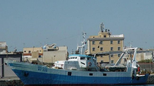 Il motopesca mazarese “Giulia PG” ha permesso il salvataggio di più di 100 migranti in acque internazionali davanti la Libia.