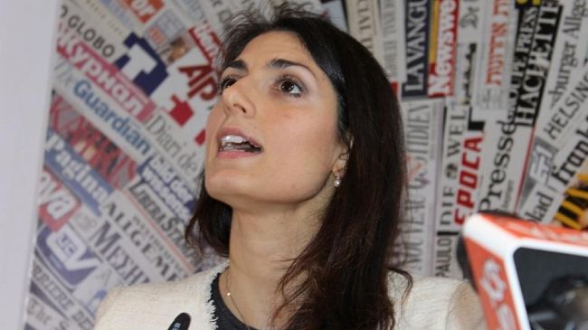 “Fuoco incrociato” della vecchia politica su Virginia Raggi. Sbagliata la scelta delle elezioni a Roma.