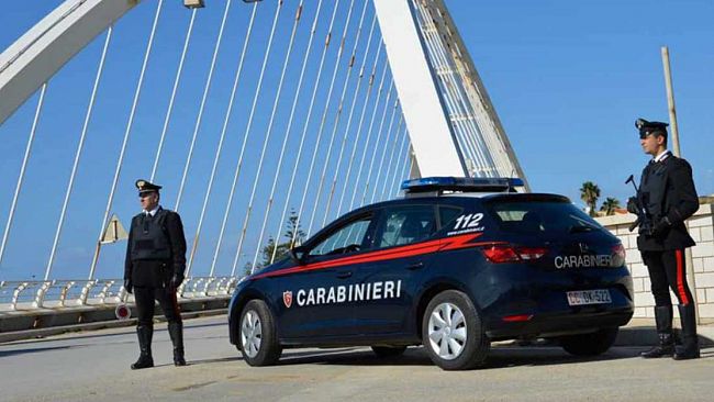 “Cavallo di ritorno” soldi in cambio del borsello rubato poco prima. Arrestati dai Carabinieri due serbi