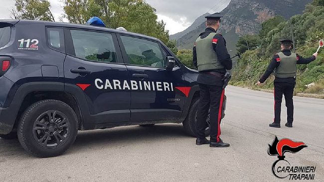 Carabinieri ritrovano un’auto rubata e denunciano il presunto responsabile
