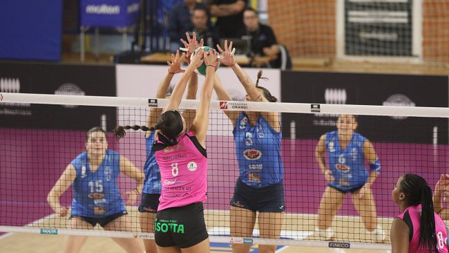 La Sigel Seap Marsala Volley riceve la capolista Costa Volpino