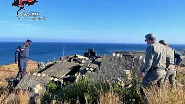 Pantelleria, smaltimento di rifiuti in aree protette. Controlli dei carabinieri