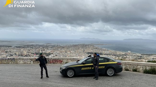 maxi-sequestro-della-guardia-di-finanza-a-trapani-sigilli-a-31000-articoli-di-cancelleria-non-sicuri