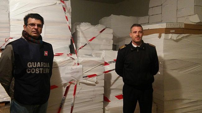 Mazara, la Guardia Costiera sequestra oltre 4000 kg di gamberi rosa irregolari