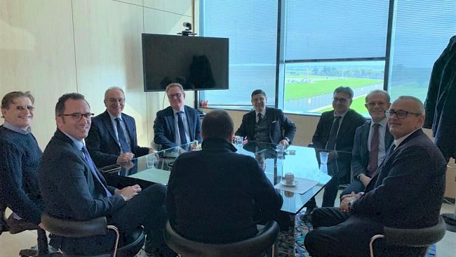 Aeroporto di Trapani: insediato il tavolo tecnico per la verifica delle azioni di co-marketing. Valderice salda il debito con Ryanair