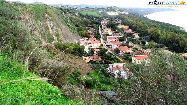 VIDEO-Crolla sulle case la collina di Eraclea Minoa