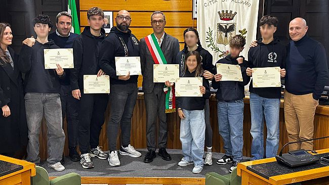 kickboxing-premiati-7-atleti-alcamesi-dal-sindaco-surdi