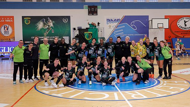 ​Il pregara di Jomi Salerno-AC Life Style Handball Erice