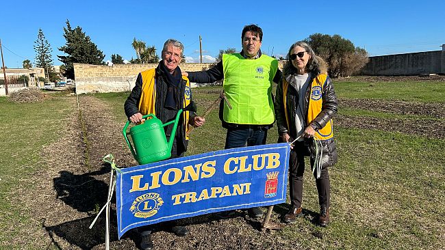 Lions Trapani, completato realizzazione service nazionale: #Clubaimpattozero piantiamo alberi e ricicliamo smartphone”
