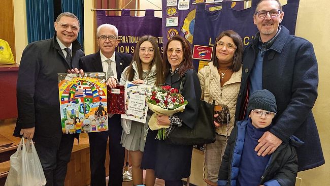Greta Mognarelli, menzione d'onore per un poster per la pace del Lions Club 
