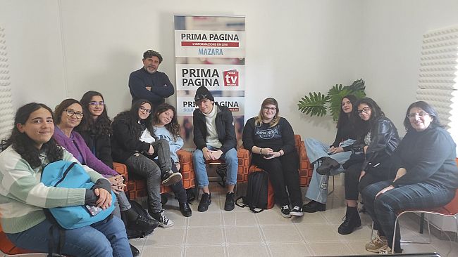 Studenti dell’Istituto “R. Salvo” in visita alla redazione di Primapagina