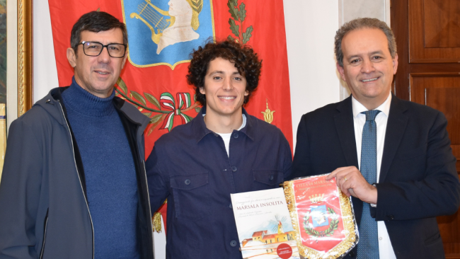 Marsala, a Palazzo Municipale il campione mondiale di windsurf Silvio Catalano
