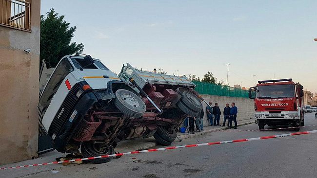 VIDEO – Mazara, incidente sul lavoro. Grave un operaio edile