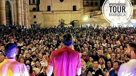 Marsala, successo di #aTuttaSicilia con Di Maio, Di Battista ed il candidato alla presidenza della Regione Cancelleri. Migliaia di persone in piazza della Loggia.