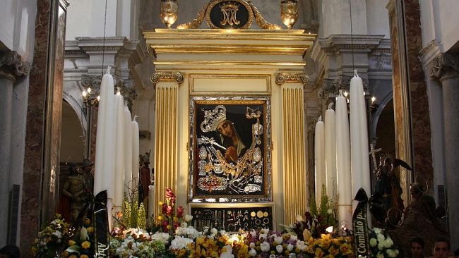 Processione dei Misteri tra scontri e polemiche. Le precisazioni dell’associazione che cura la processione del martedì Santo