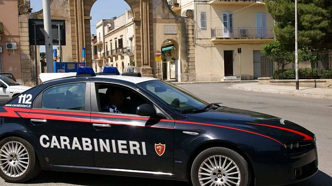 Castelvetrano, tenta la fuga durante un controllo dei Carabinieri: arrestato giovane