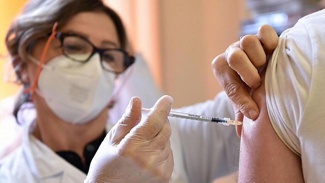 Oggi e domani vaccinazione AstraZeneca senza prenotazione, ecco come