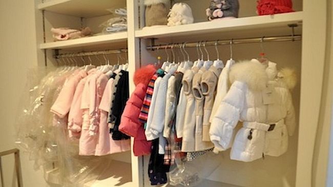 In anteprima la bozza del DPCM con le riaperture dal 14 aprile: fabbriche, librerie, lavanderie e negozi di vestiti per bambini.