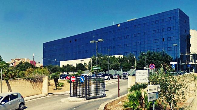 Incidente nel parcheggio dell’ospedale di Castelvetrano, tre feriti di cui una in gravi condizioni