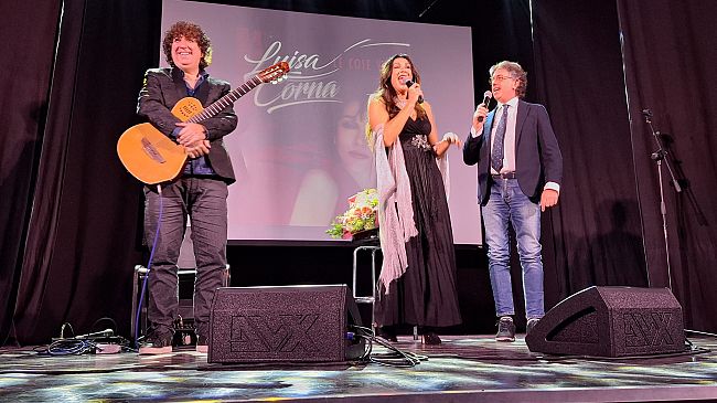 Campobello, grande successo al Cine-Teatro Olimpia per lo spettacolo di Luisa Corna e Giandomenico Anellino