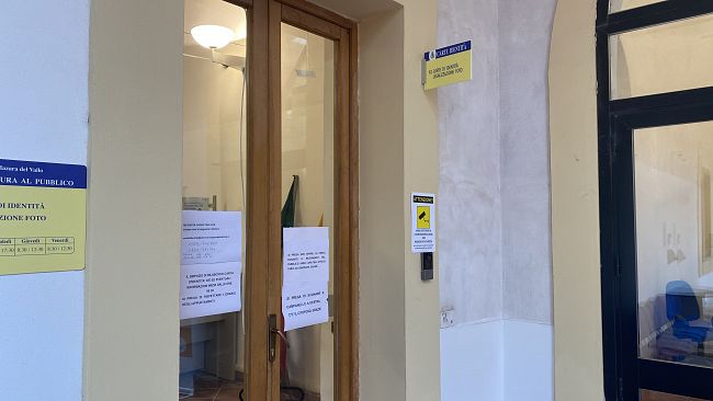 mazara-da-domani-aperture-straordinarie-dellufficio-carte-didentita-e-legalizzazioni-fotografie