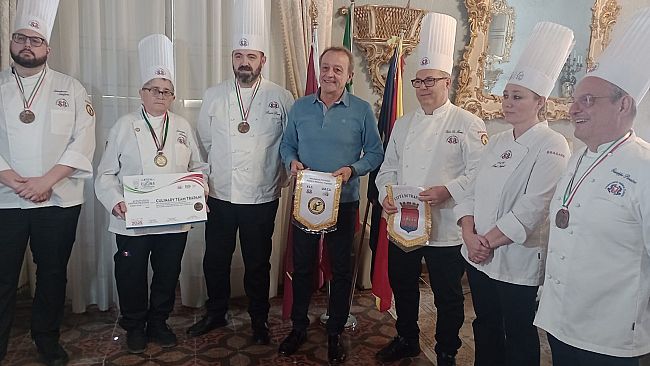 Trapani: chef premiati dal sindaco per l'eccellenza culinaria a Sanremo e Rimini
