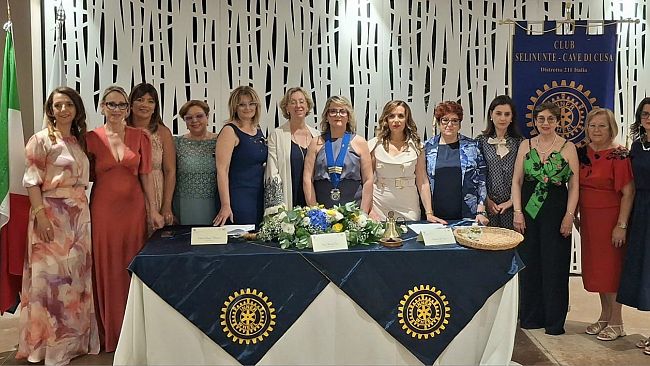 anna-maria-li-causi-e-la-nuova-presidente-dellinner-wheel-club-selinunte-cave-di-cusa