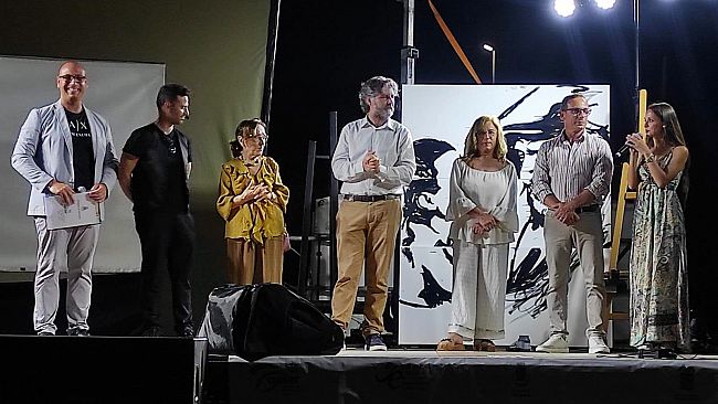 Petrosino, Fabio Ingrassia emoziona Piazza Biscione con “Cacciatori di Sogni”    
