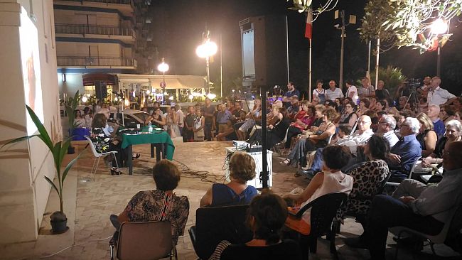 Far venire al mondo. La storia di una Donna: Paolina Marino, la levatrice