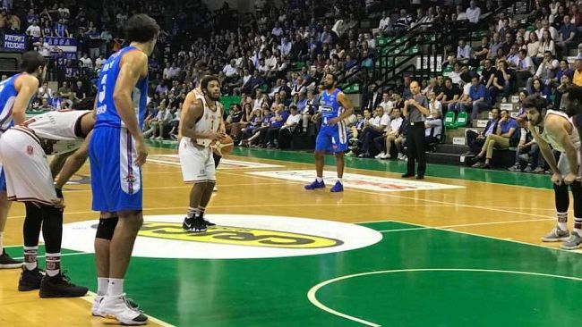 La pallacanestro Trapani ci mette il cuore ma non basta. Gara 1 è di Treviso