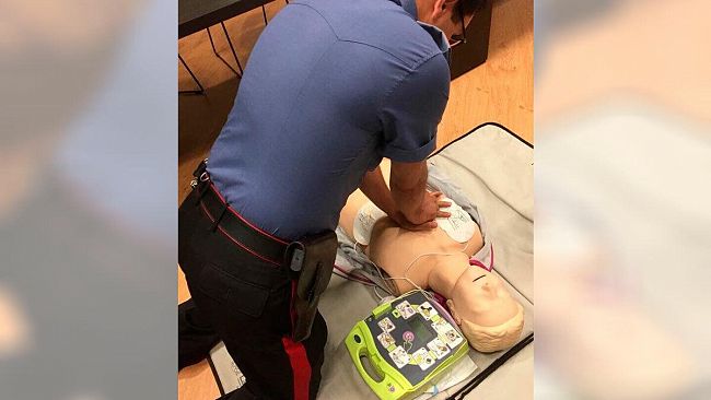 100 Carabinieri a lezione di rianimazione e uso del defibrillatore