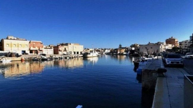 Mazara, ignoti rubano da un magazzino ittico gran quantità di “oro rosso”. Tristezza per una marineria già in crisi