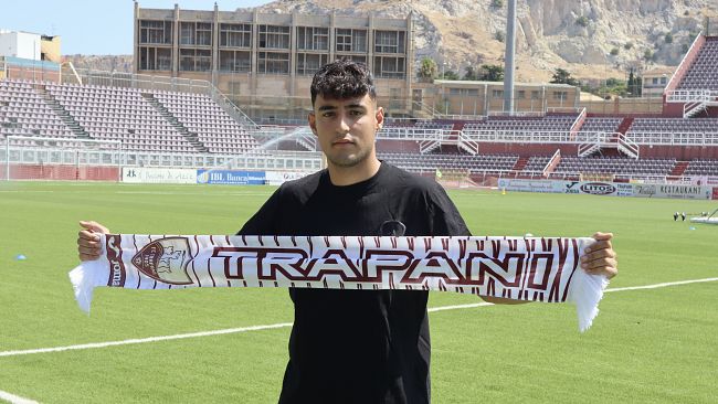 Raffaele Scuderi firma con il Trapani