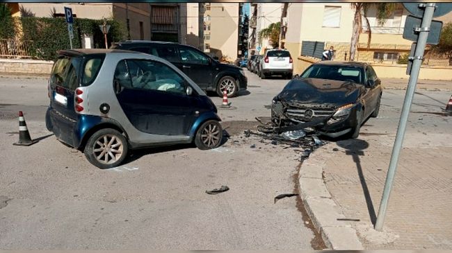 Scontro tra due auto a Casa Santa